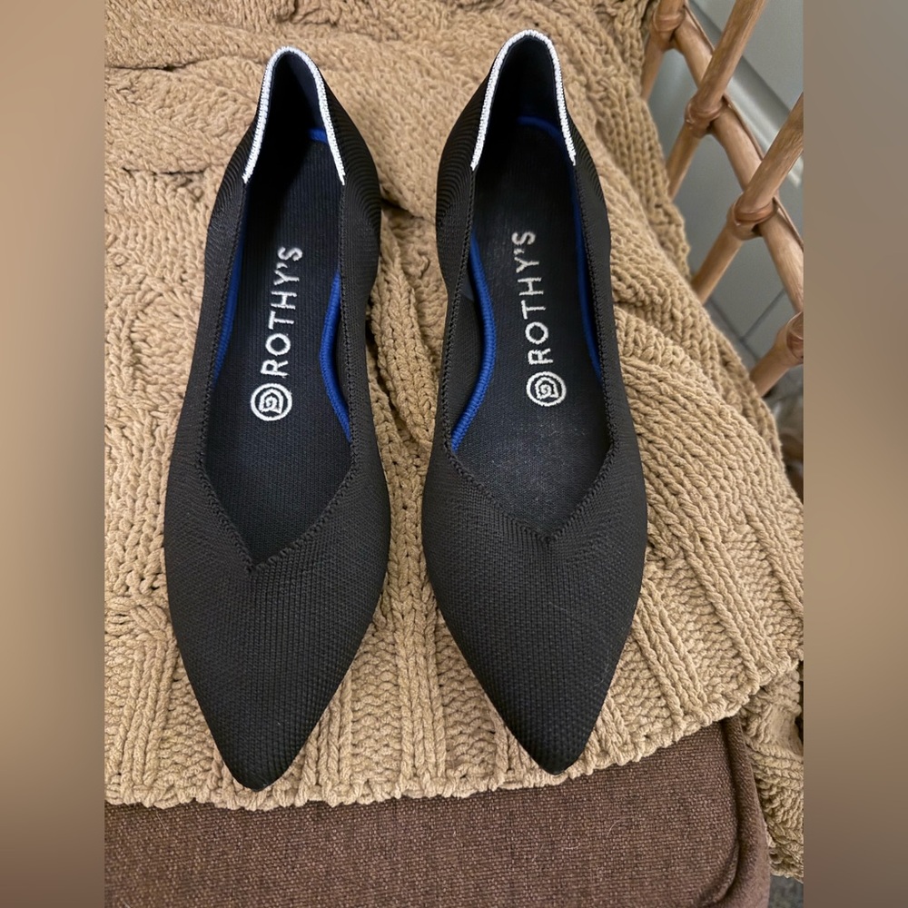 Rothy’s The Point in black size 8.5